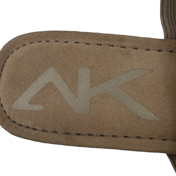 Anne Klein Gold T-Strap Wedge Sandals Size 9 1/2 Women’s - Picture 2 of 9